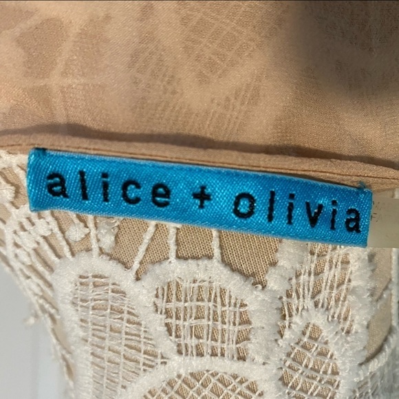 Alice + Olivia Silk V-Neck Tunic 3/4 Sleeve Button closure front Neutrals Small - Picture 8 of 8